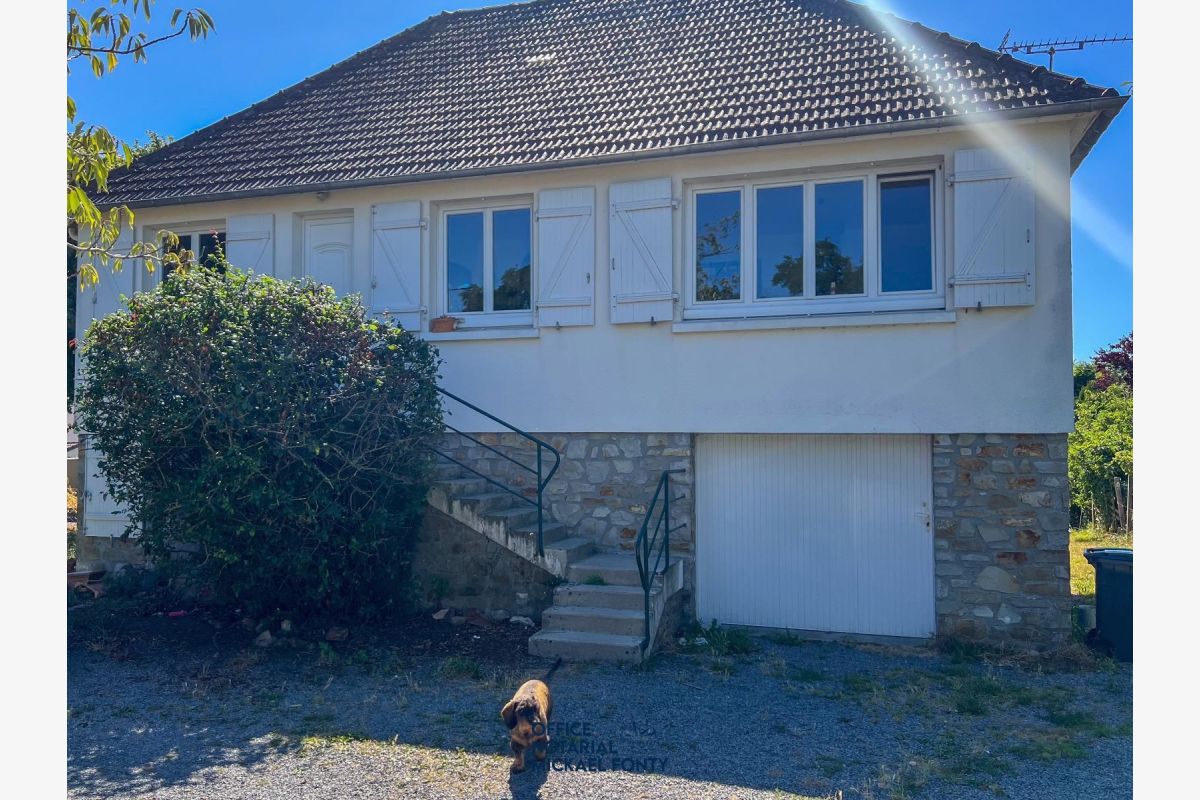 Photo 1 Prix 234 000 euros HNIA proximité immédiate de l'école, cett