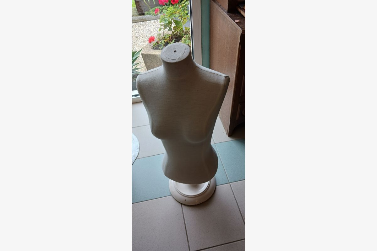 Mannequin enfant - 164248_dd0779177a91363eb3d43d19b4fcb5a0.jpg