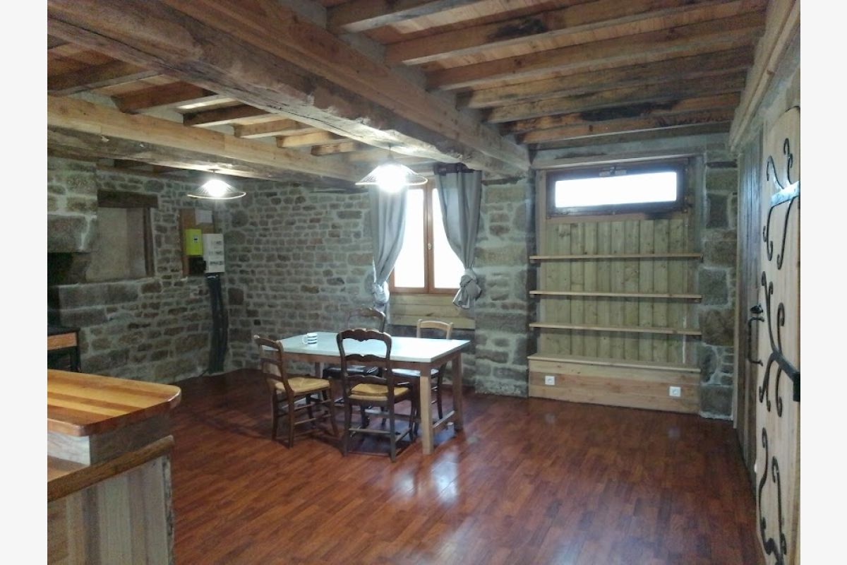 Maison de campagne à finir de restaurer - 164408_20d39918ece5d77c5179b96d50b3210f.jpg