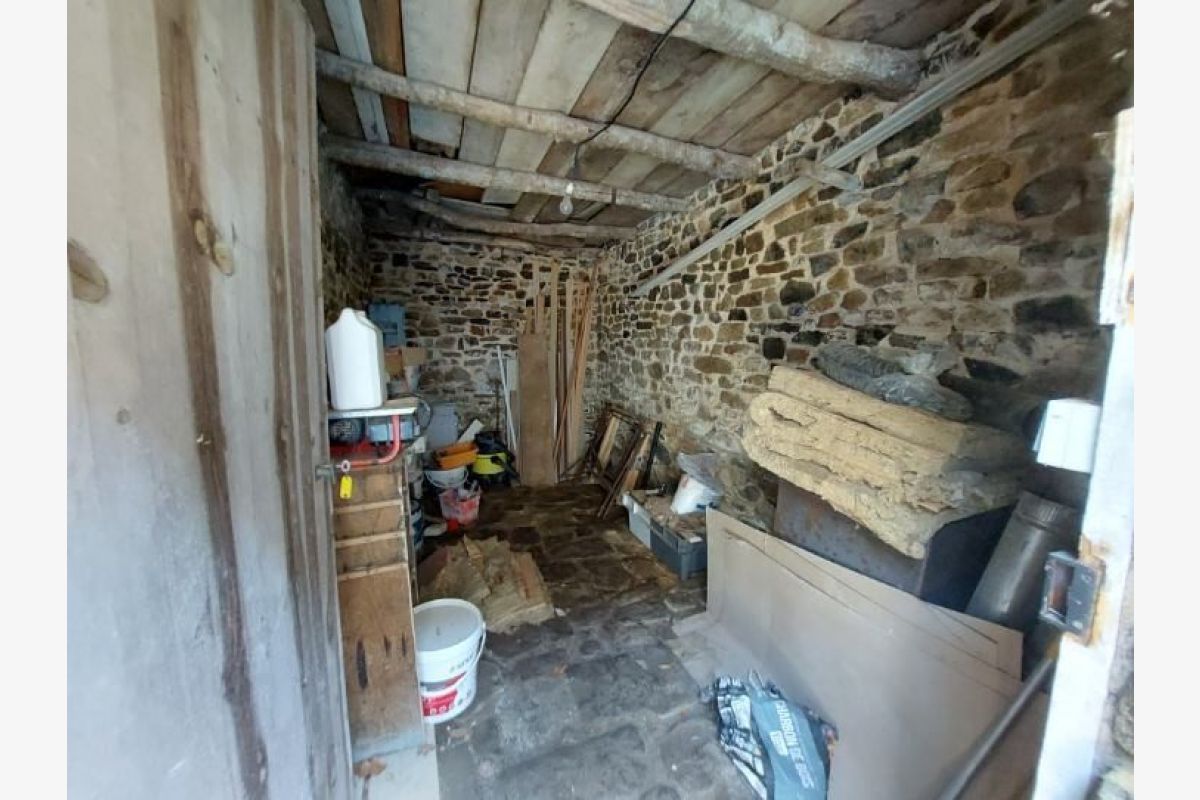 JULLOUVILLE, Maison charmante en pierre mitoyenne 1 Côté réno - 164459_11.jpg