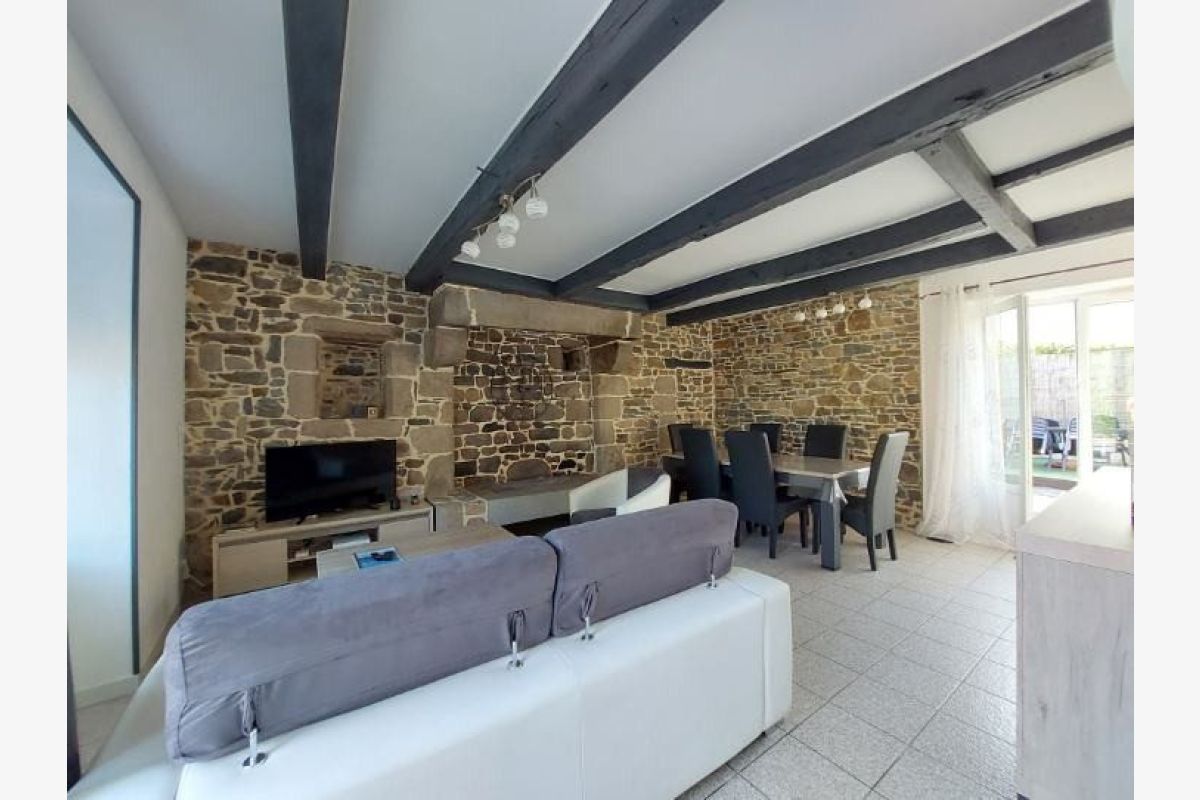 JULLOUVILLE, Maison charmante en pierre mitoyenne 1 Côté réno - 164459_3.jpg