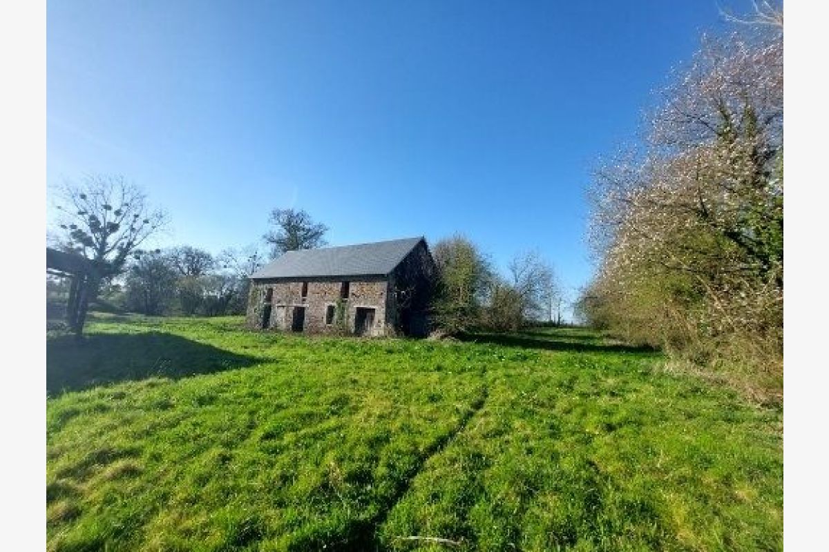 CERENCES petite ferme avec 5 hectares à vendre - 164466_4.jpg