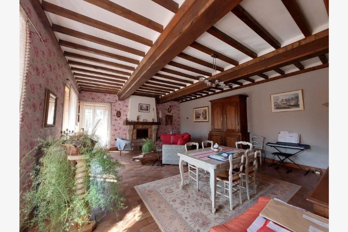 Manoir avec dépendances et 9 hectares - 164469_4.jpg