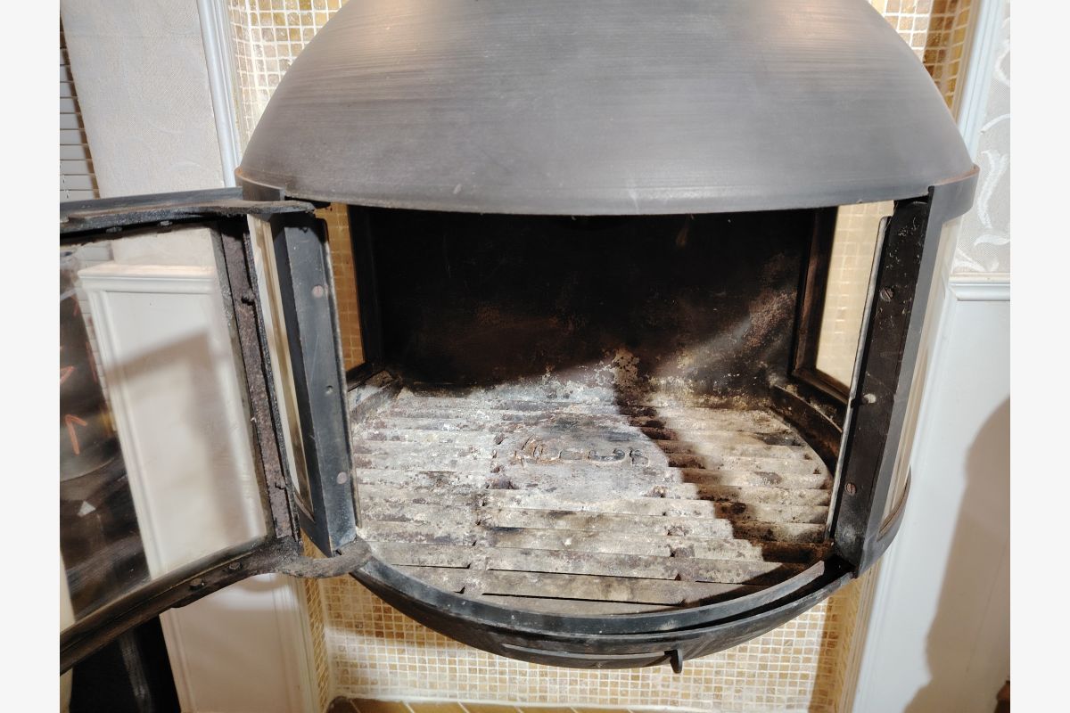 Cheminée à bois  métallique forme boule type insert - 164571_7c41040a45cc2e556222c3e6227200c6.jpg