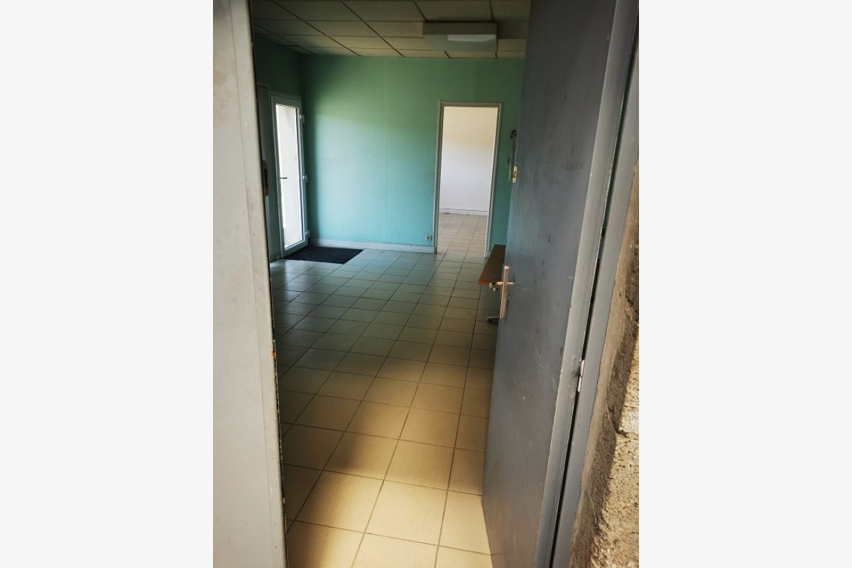 Bâtiment à louer - 165286_8b4b9e5aa17bfe0c14134c71e2e16419.jpg