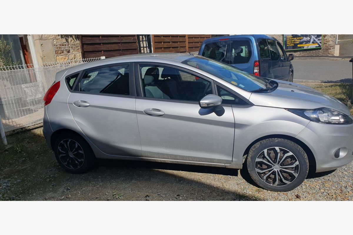 Ford Fiesta - 165560_01cce28c4d66c6993c11e8c1a7c9c442.jpg
