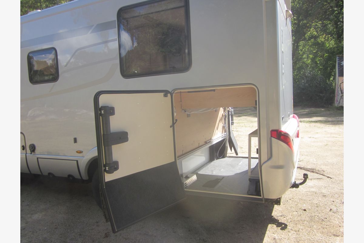 Camping-car Hymer B-MC I 690 Mercedes 170 cv, boîte auto - 165684_14c66d53671a0e726575b08b5313b544.jpg