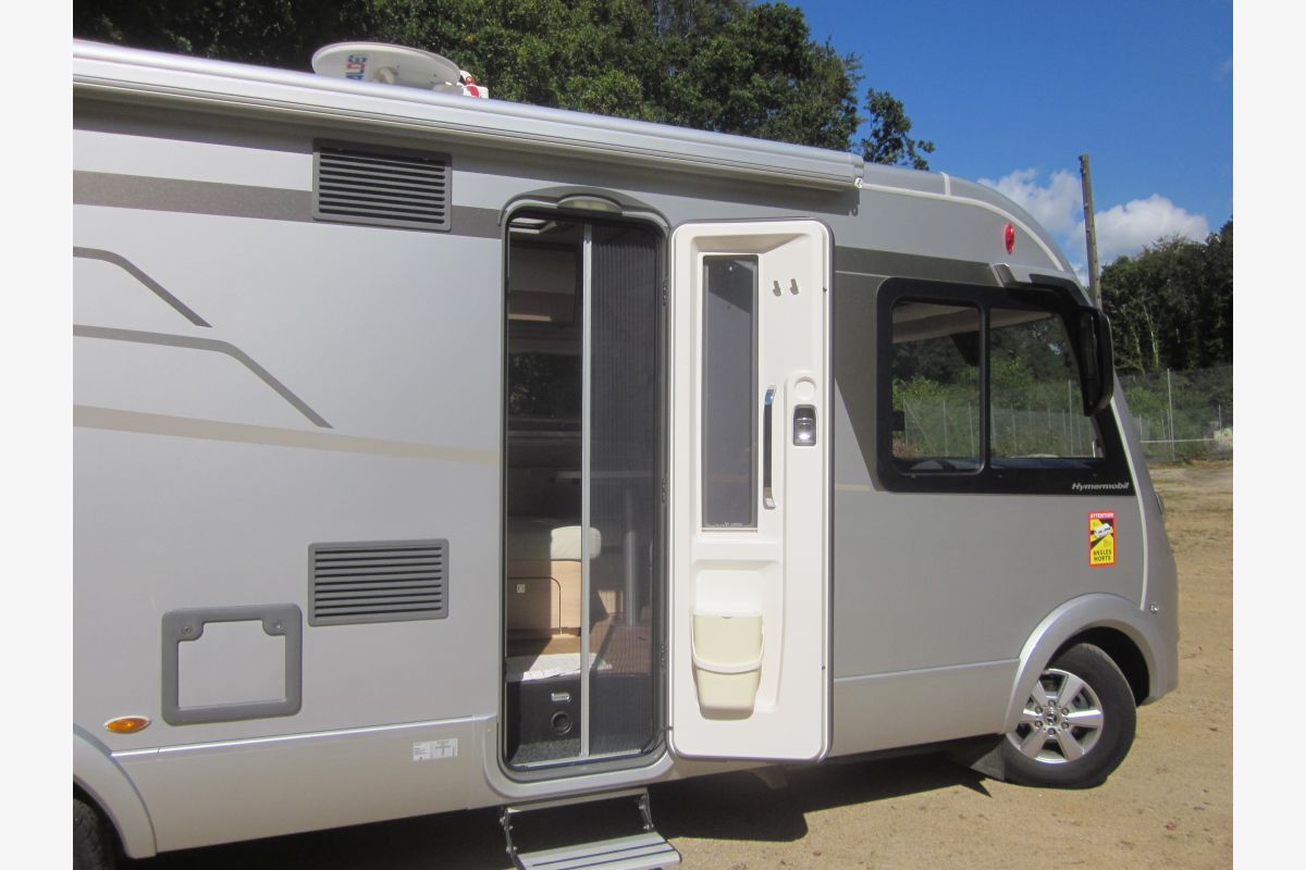 Camping-car Hymer B-MC I 690 Mercedes 170 cv, boîte auto - 165684_e6b695f0bc1e45b1286149cf18c53f32.jpg