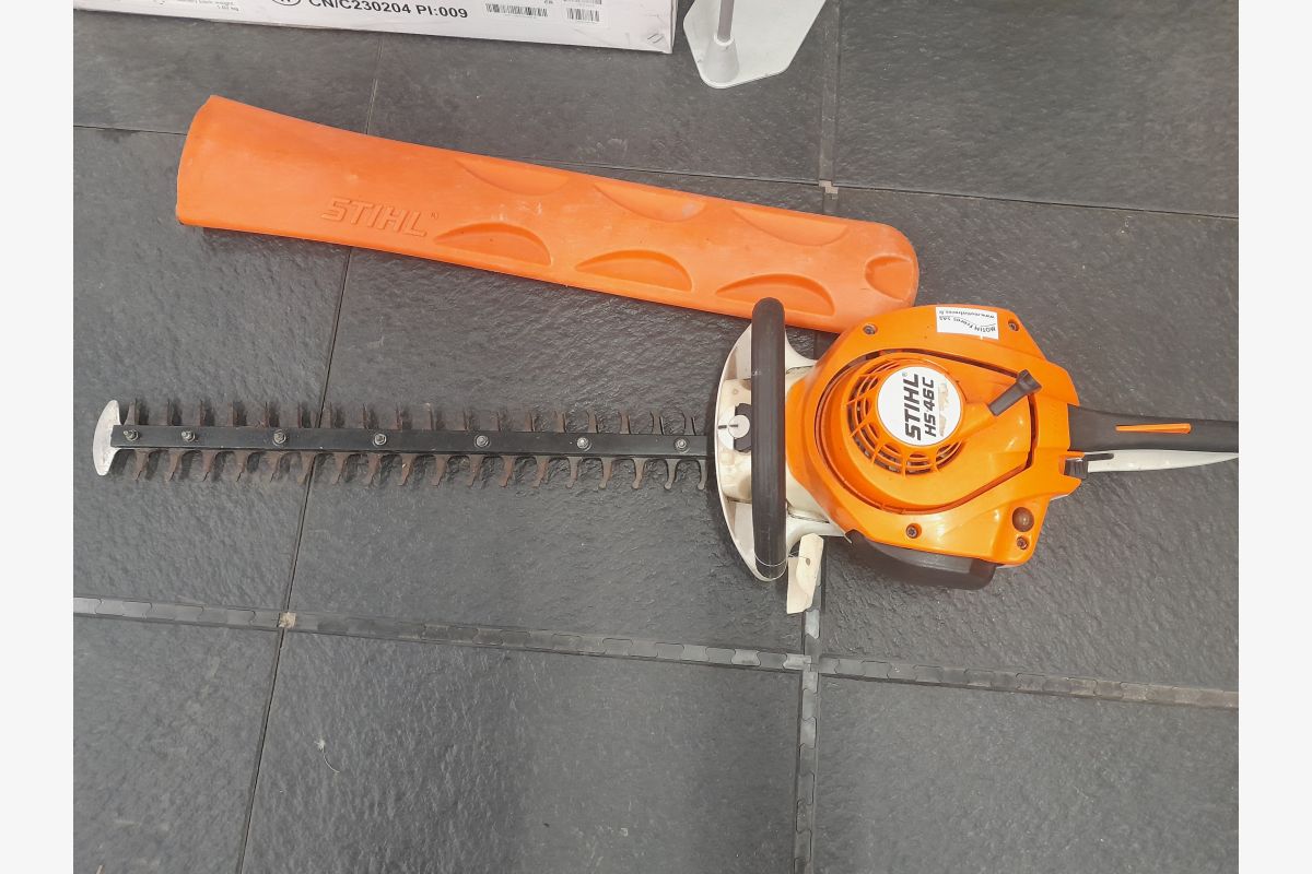 Photo 1 Taille haies Stihl HS46C