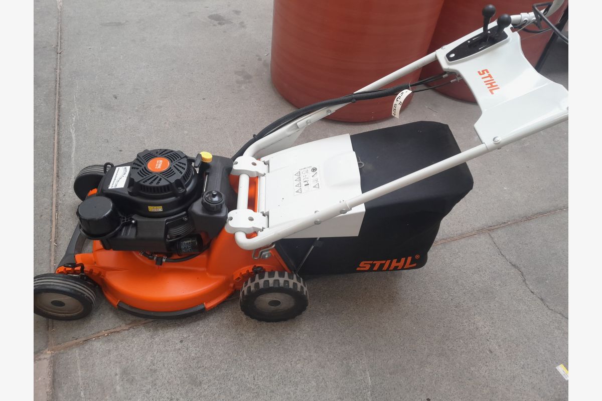 Photo 1 Tondeuse Stihl professionnelle RM756YS