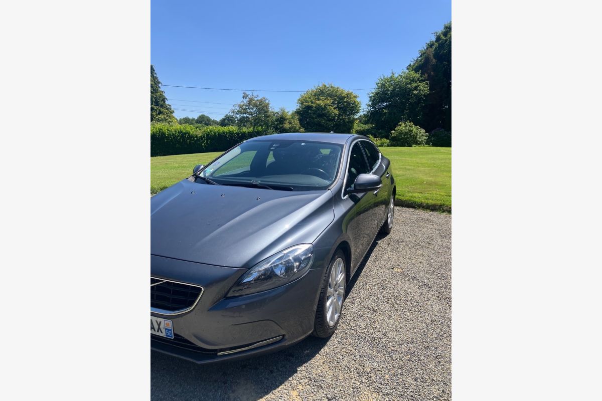 Volvo v40T2 120ch essence - 166046_8f763423784e86b8861ee291b304ccc9.jpg