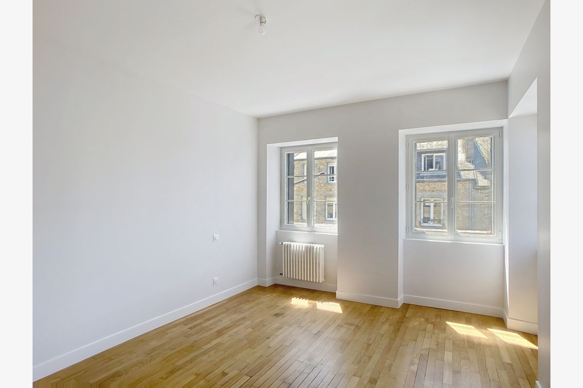 Avranches, à louer appartement en plein centre ville - 166198_2bfc35f2d28011f9cd38f2cd9af8cbd9.jpg