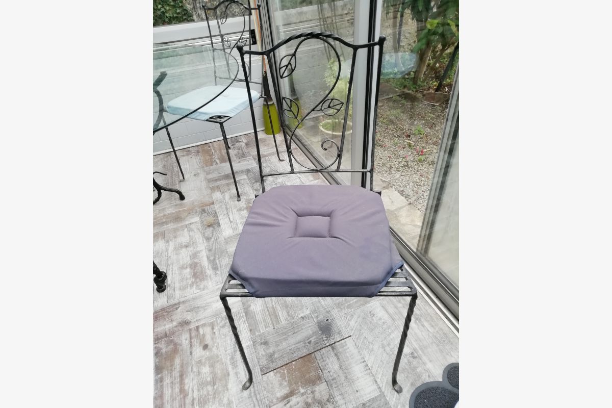 Table + chaises - 166248_8cfd575b90795d62fea2739c7cfca07e.jpg