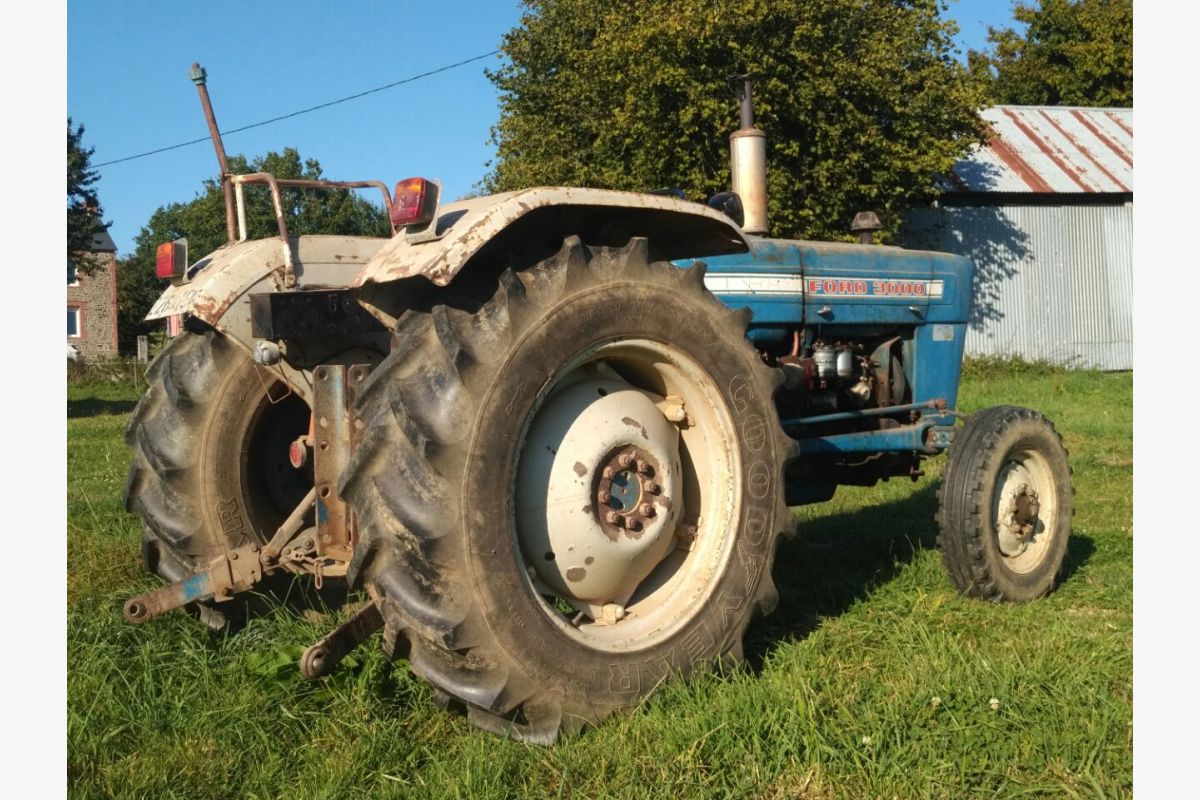 Tracteur Ford 3000 - 166490_9001db40adb5b18e88239e8f73e1674a.jpg