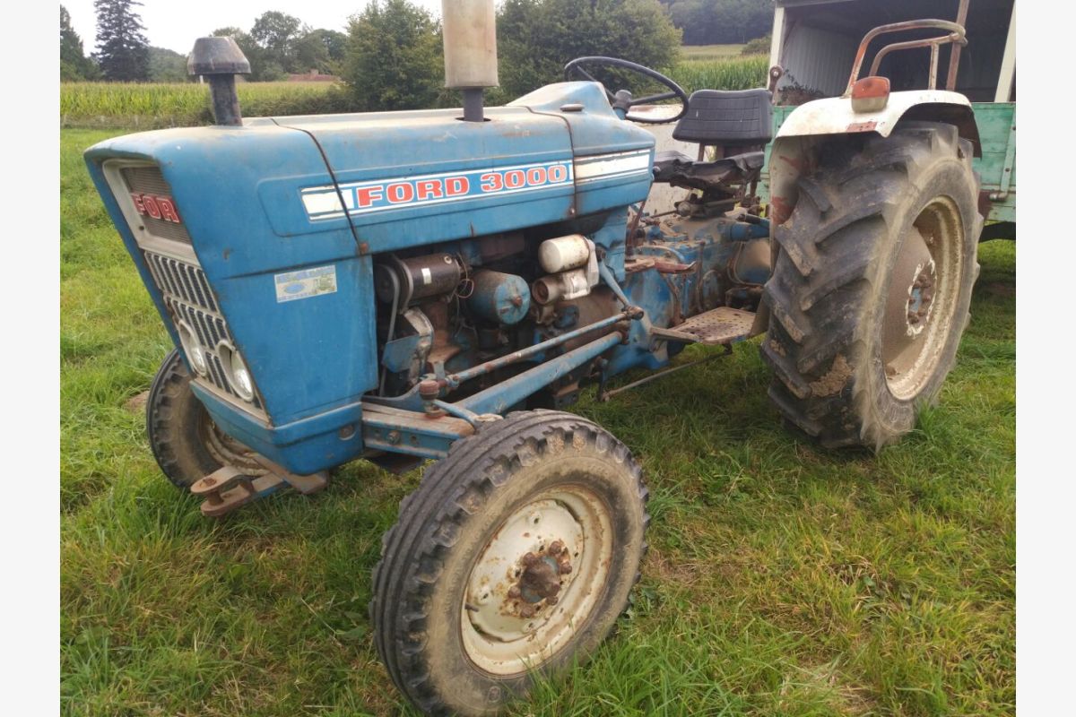 Photo 1 Tracteur Ford 3000