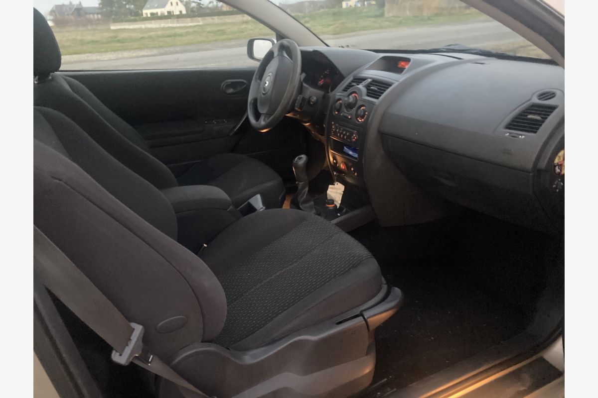 Mégane CC 1.6l 16v - 166532_e365940cbb9d1a4caa7f55a8ff73c4b6.jpg