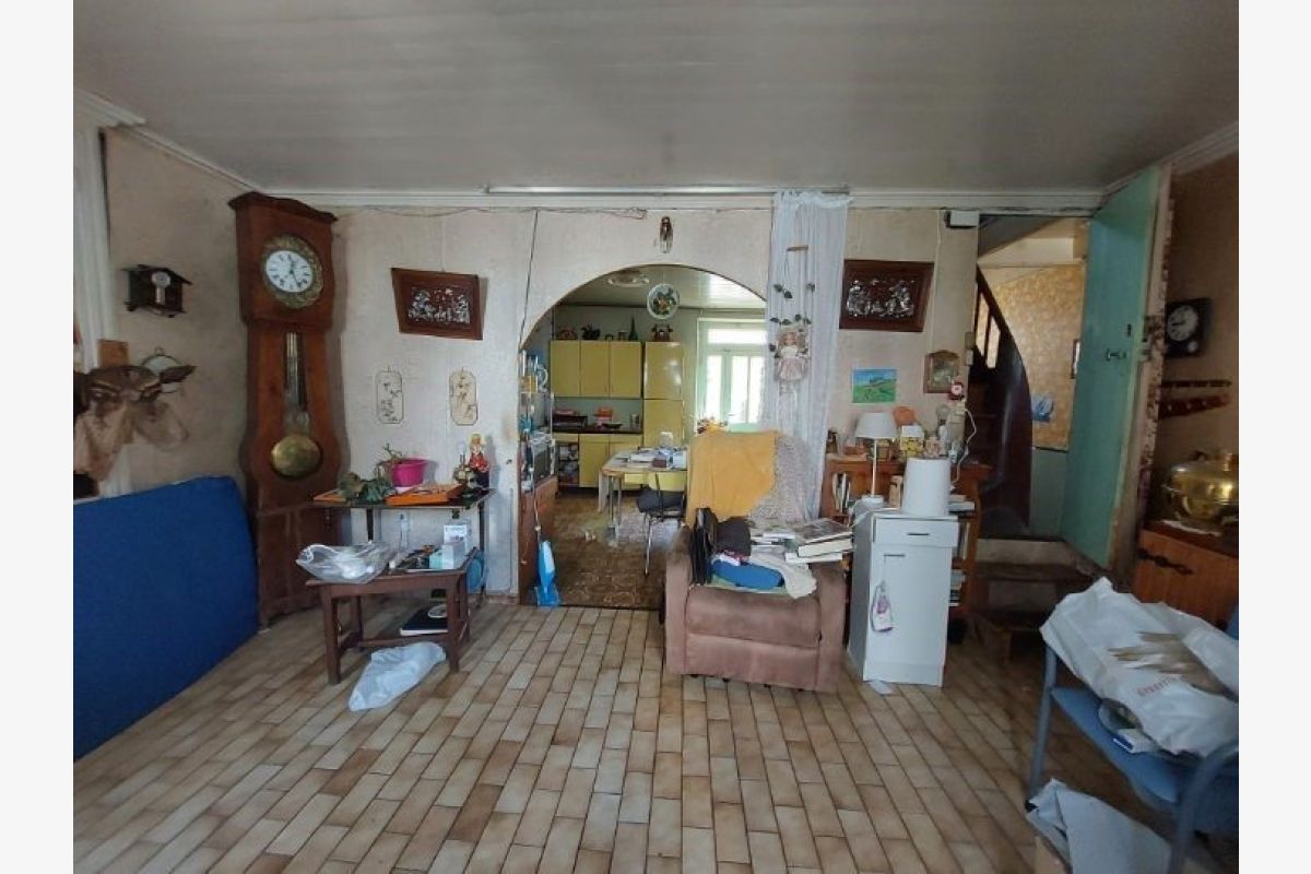 Maison en pierre à rénover entièrement - 166559_1.jpg