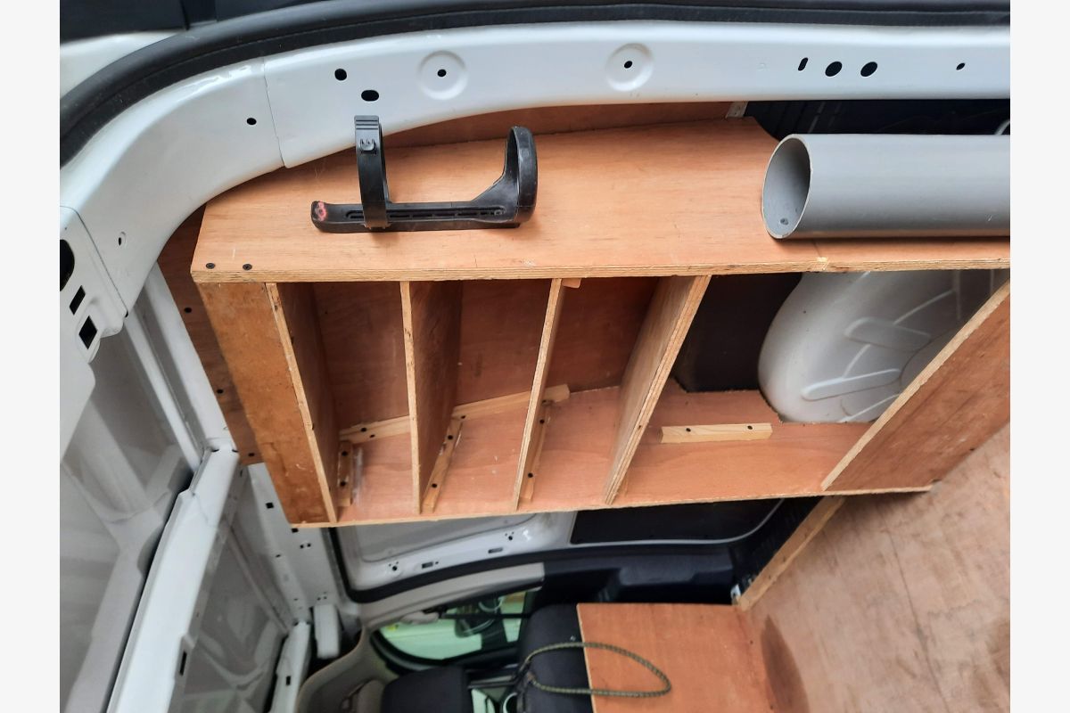 Renault Kangoo II, intérieur aménagé artisan - 166887_93214a53eab11ba9e27db34f4fdacfa0.jpg