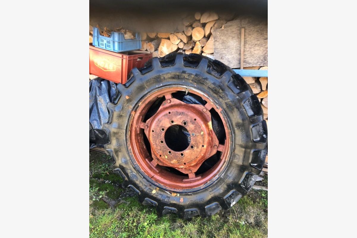 Photo 1 Roue tracteur
