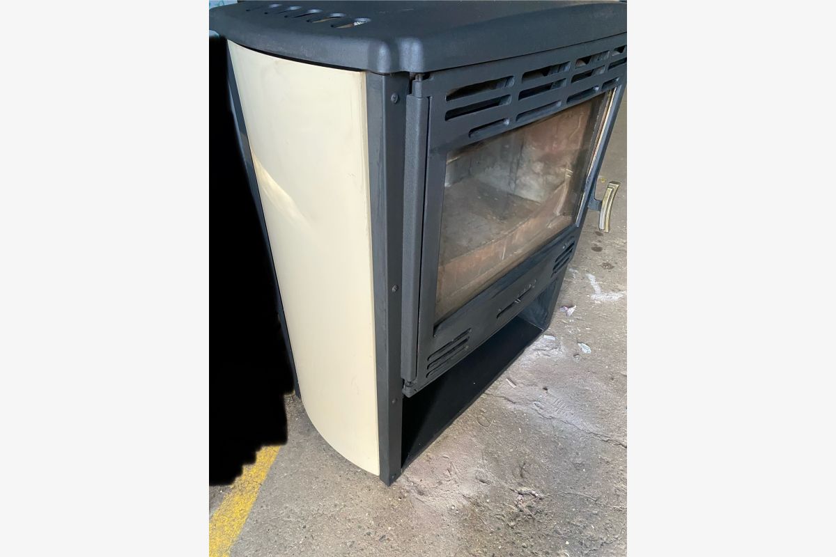 Photo 1 Poêle à bois Godin 10KW