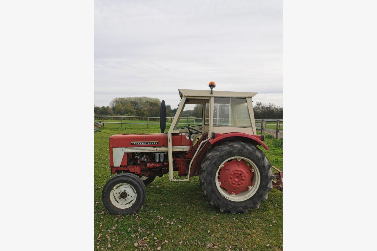 Tracteur MAC CORMICK 423 - 168906_6050bca7105c2b1f9b126a9ab50902d1.jpg