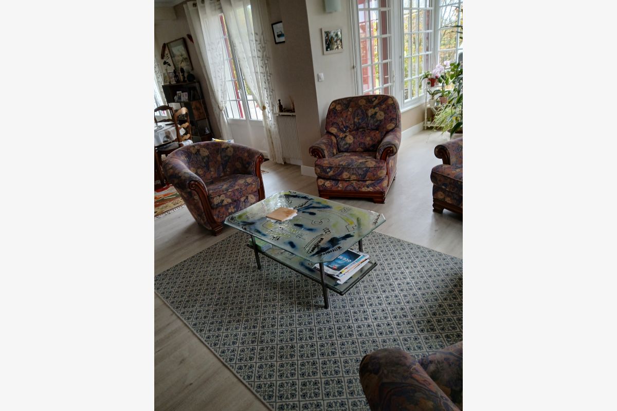 Salon - 169040_8768018a6c13d1ba0afb6c3f949b5db8.jpg