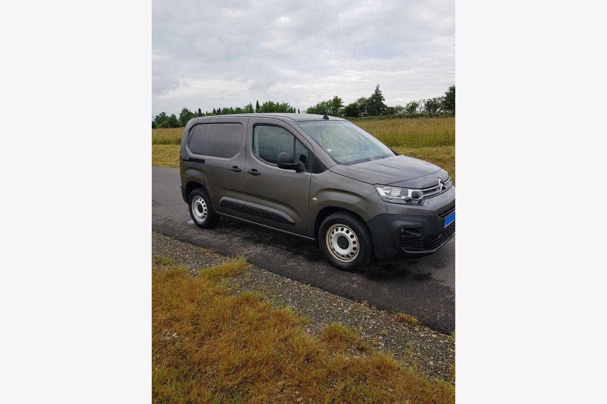vend citroen berlingo  - 169045_ae1b24d4002179615e74ae5db02c451b.jpg