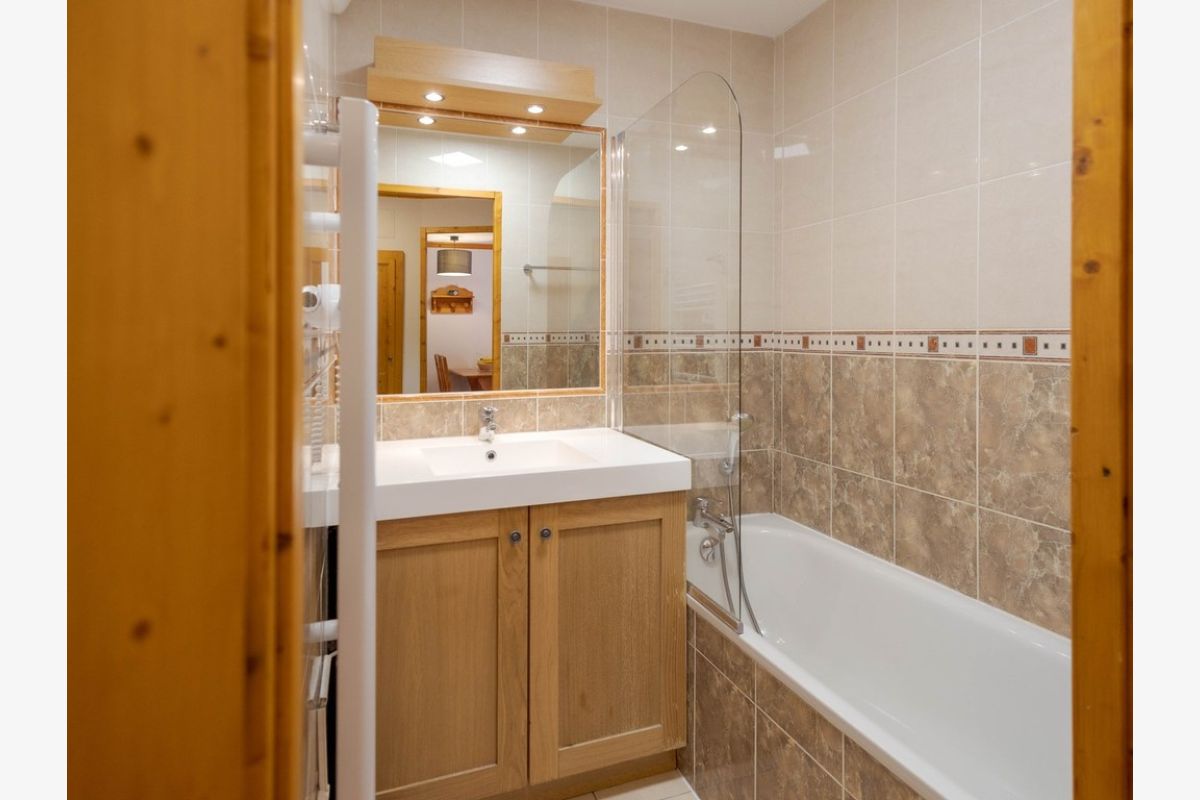 F2 à la montagne Valloire au pied des pistes (location à la semaine) - 169046_85ac823c2f8c1cc6318d9cbbdd3d6a29.jpg