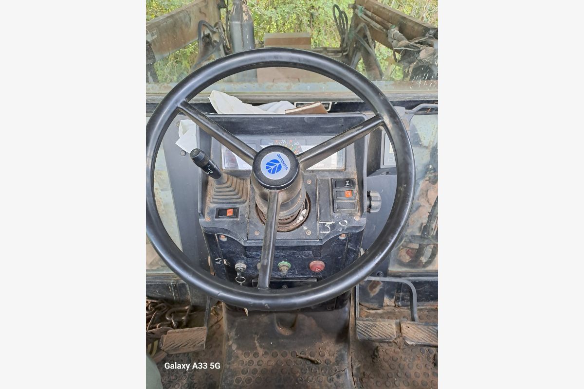 Photo 1 Tracteur fiat 8294