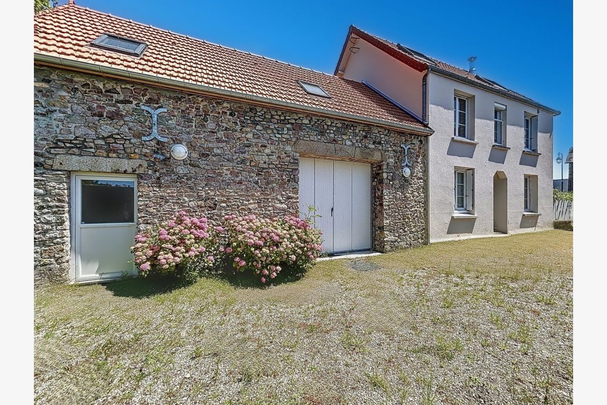 Photo 1 vds maison de village d'env. 144 m2 cpt 5 p.p., 3 chambres.