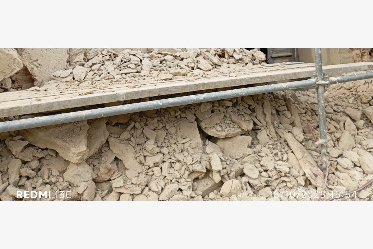 Photo 1 Donne gravats 