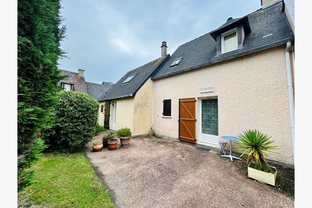 Photo 1 Me Fonty, notaire, Coutainville. Tél. 02.33.47.18.44www.font