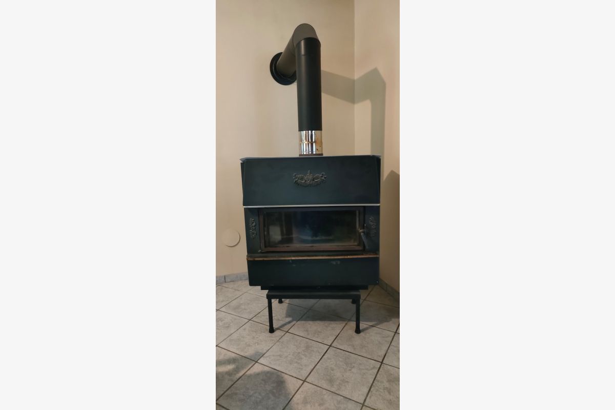 Photo 1 Poêle à bois Supra bûches de 50cm