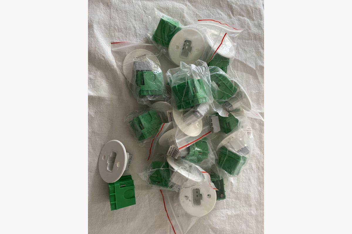 Photo 1 Fin de chantier lot 13 boîtiers carrés