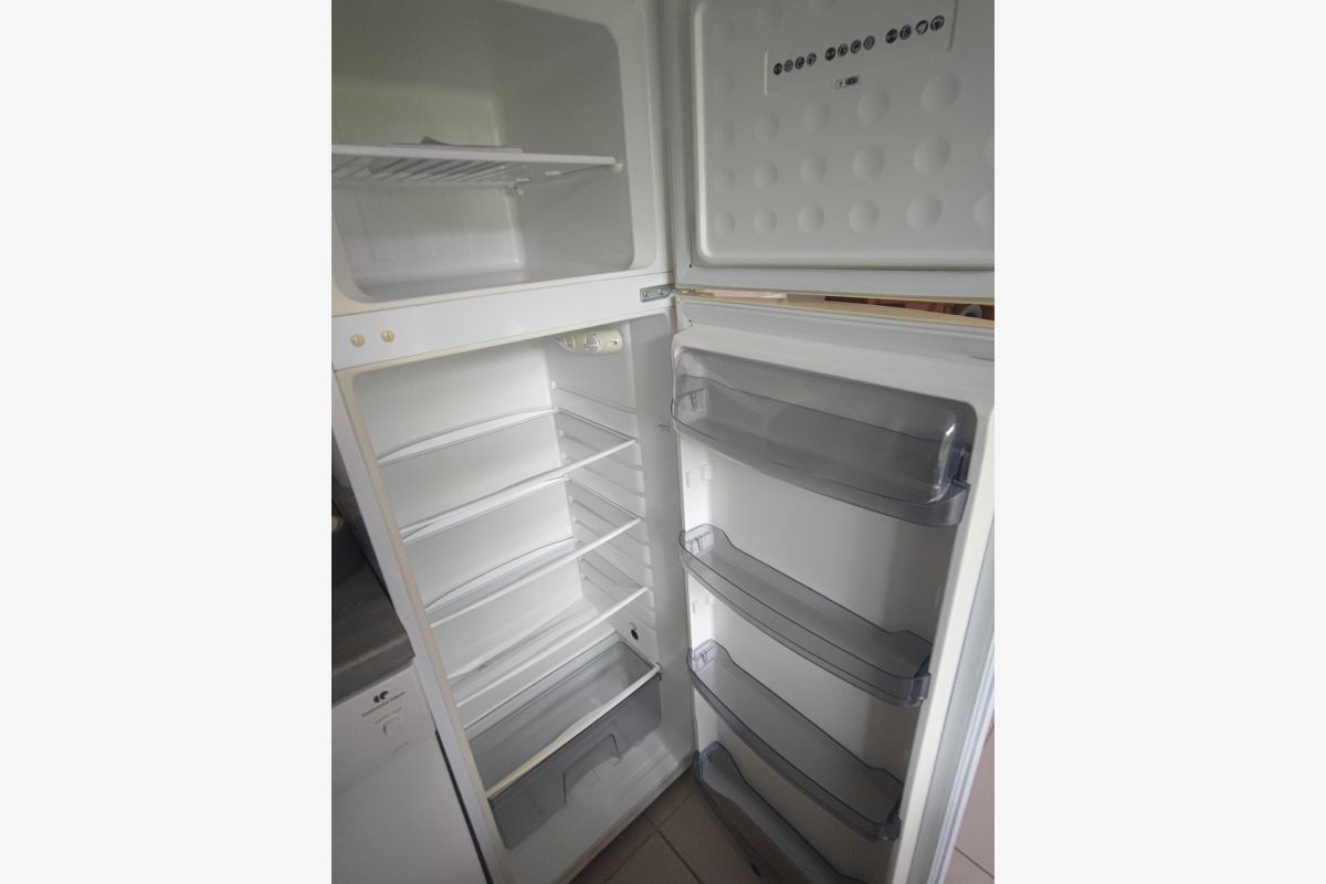 Frigo congélateur - 170000_a83e9c59b205c7b773359f12aaea65f1.jpg
