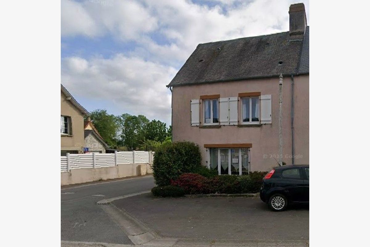 Photo 1 Hébécrevon, à v. maison de bourg...