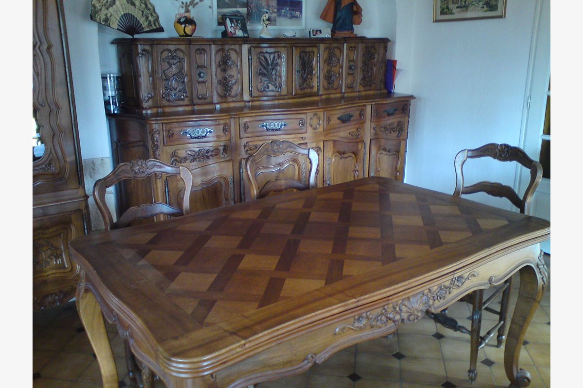 Photo 1 Table noyer 8 places + 8 chaises +1