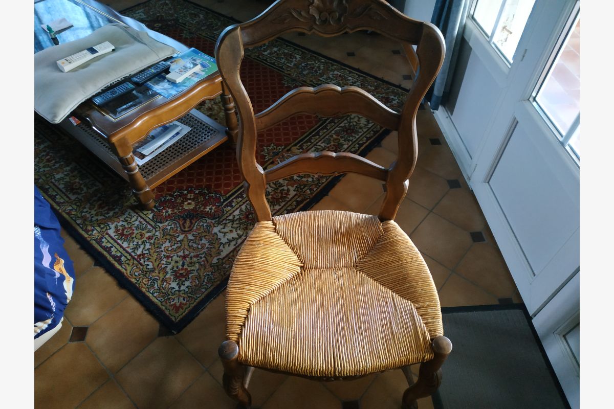 Table noyer 8 places + 8 chaises +1 - 170521_d4a9119932a37fffcbdea37b6de22260.jpg