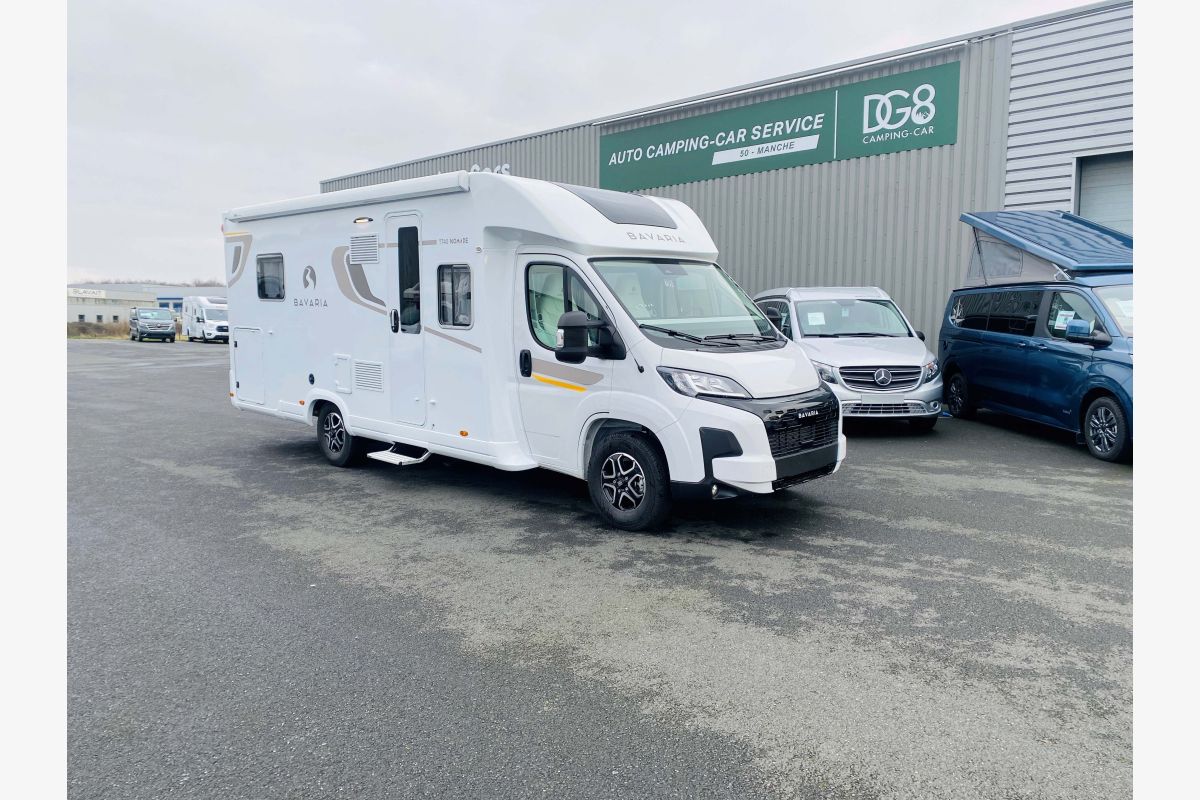 Photo 1 Bavaria T740 FC