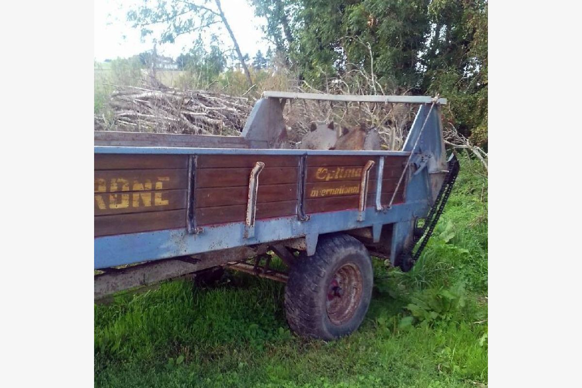 Photo 1 Epandeur à fumier