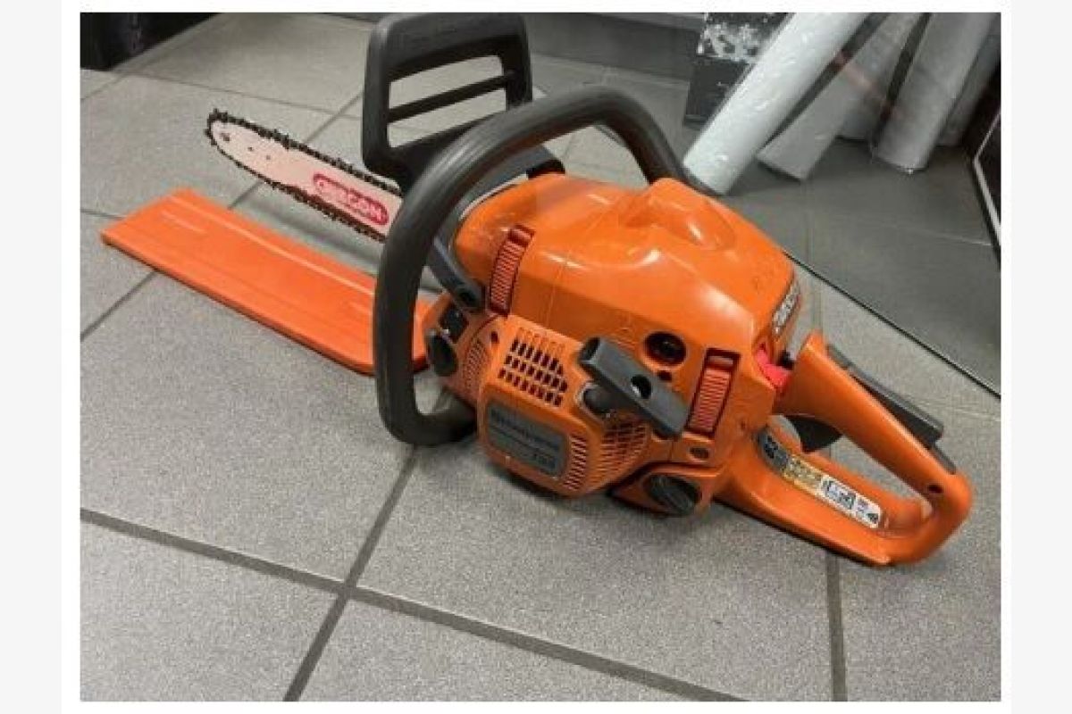 Photo 1 Tronçonneuse Husqvarna 135