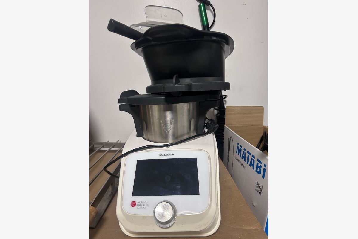 Robot multi fonctions - 171491_cae2319f027b0057cc53d32a3c24d589.jpg