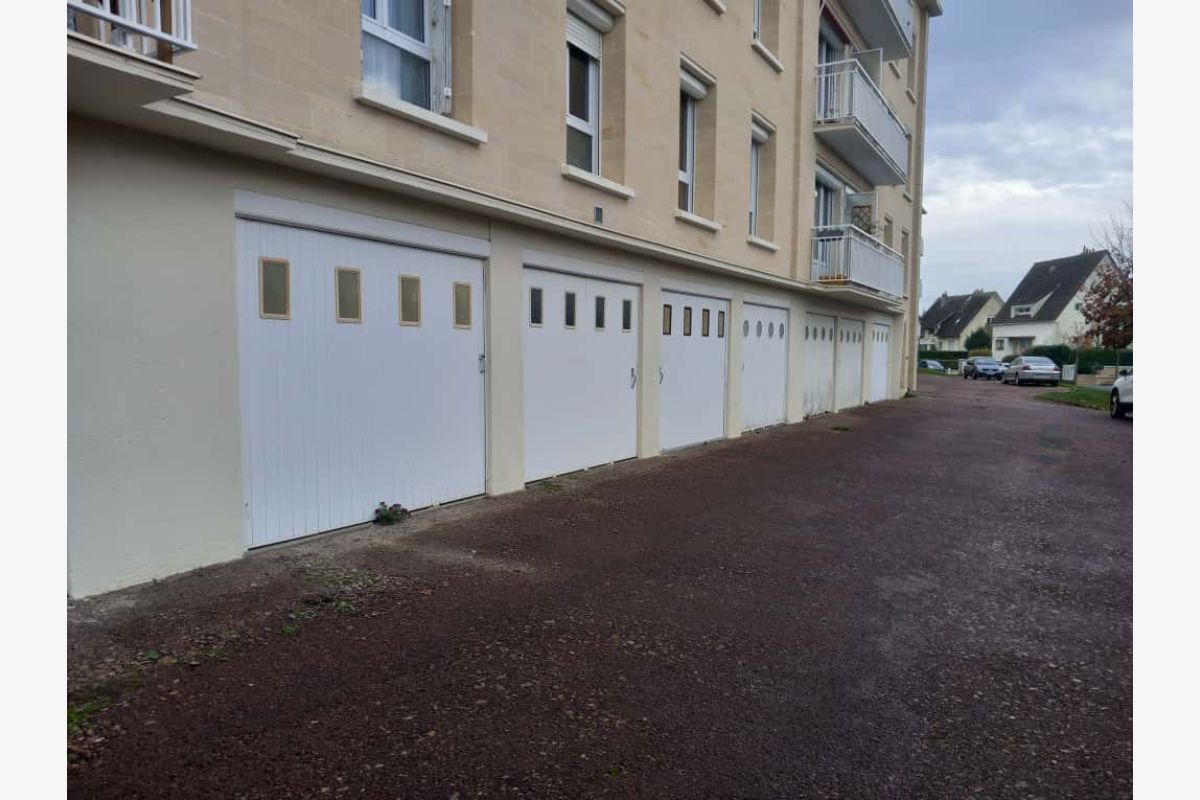 Photo 1 Location Box Garage Caen