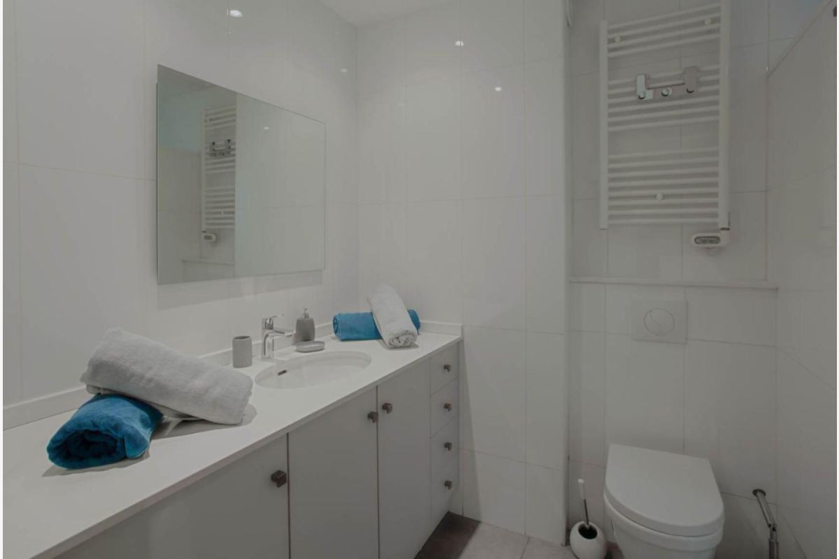 Photo 1 studio meublé disponible immédiatement 