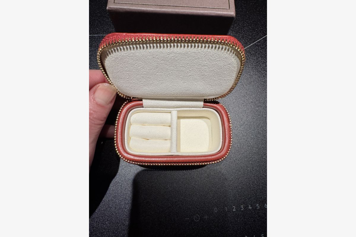 Etui à bijoux Pomellato - 171594_7a19b9f6cba07376dbc5d6983d0535b9.jpg