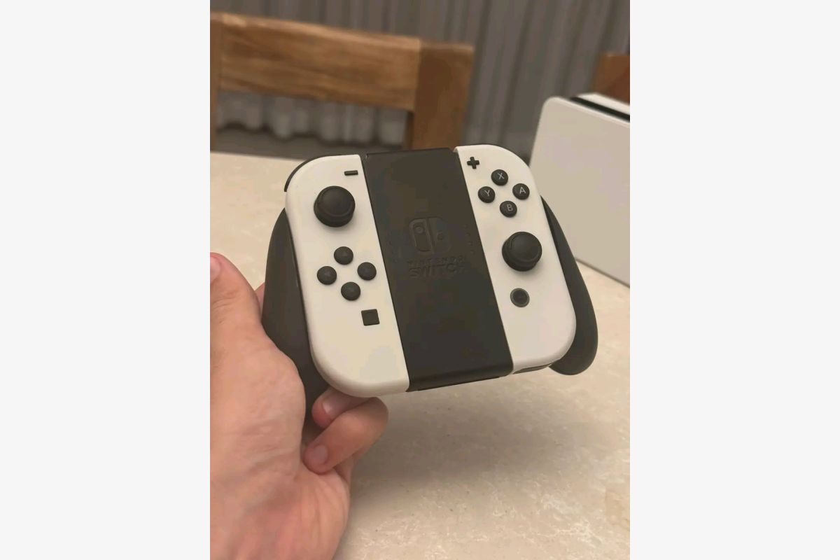 Nintendo Switch Oled  - 172272_3dcd51278119cd1c5cd4346ece1e149a.jpg