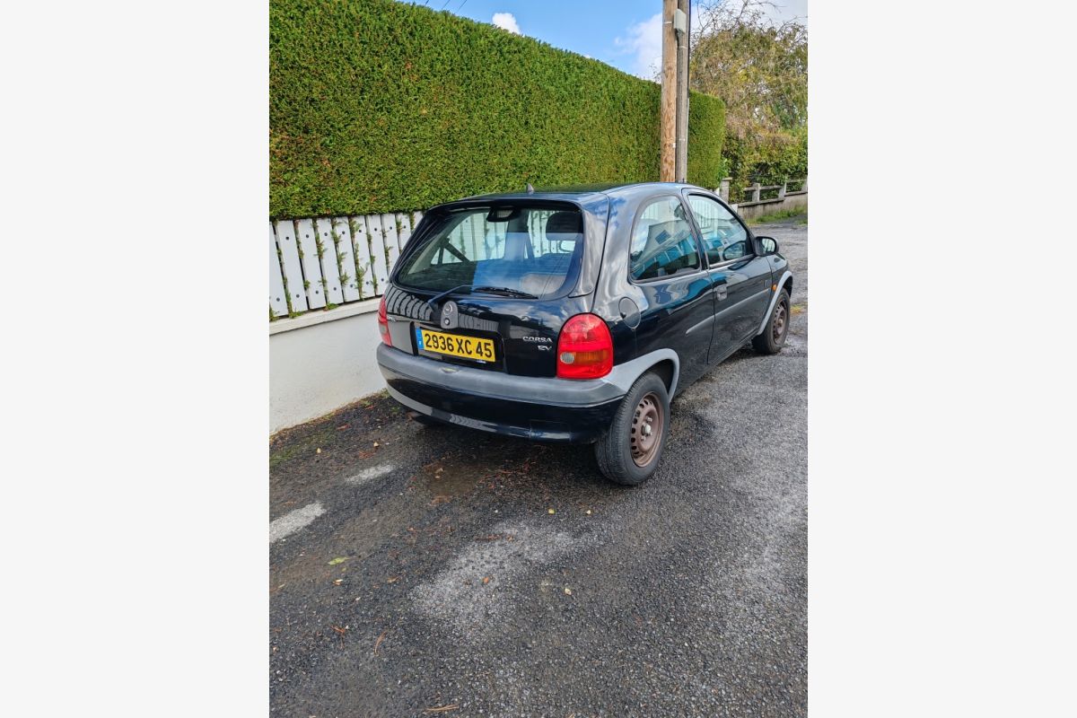 Opel Corsa petit kilométrage - 172291_baa3f19fde71546b95f8c1d9153614c6.jpg