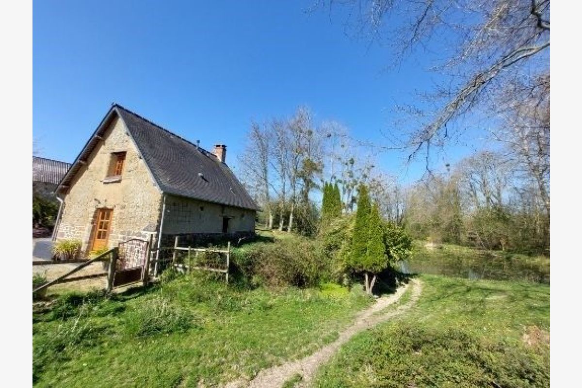Photo 1 Idéal pour un investissement , un joli gîte avec son étang