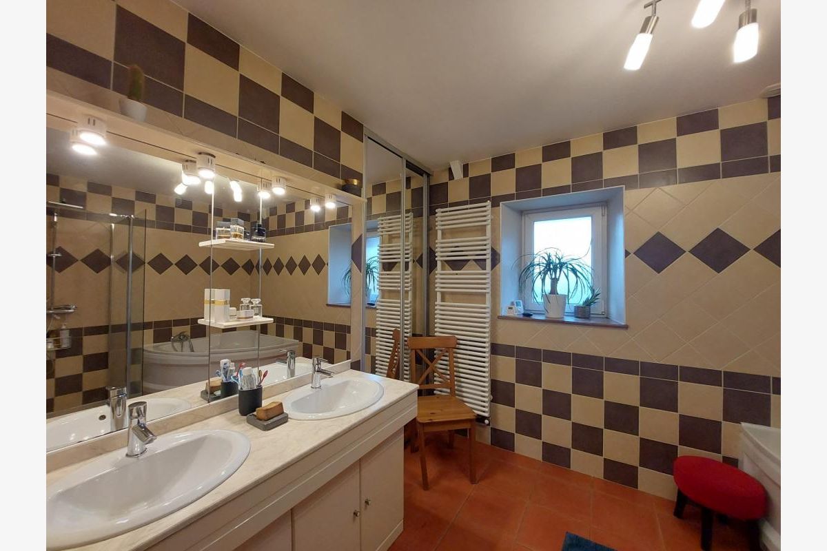 Maison ancienne avec hambre d'hôtes et ses dépendances - 172389_8.jpg