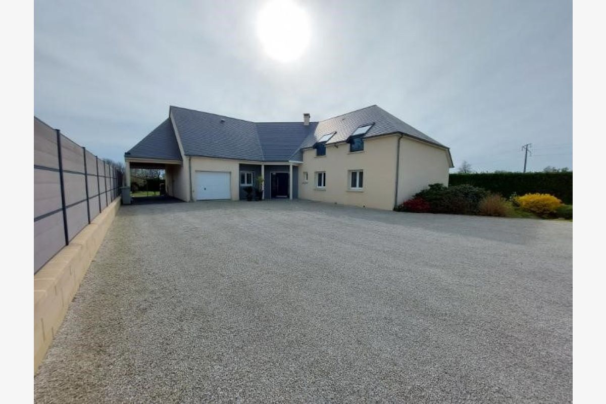 BREHAL Maison contemporaine avec 9 144 m² de terrain - 172391_1.jpg